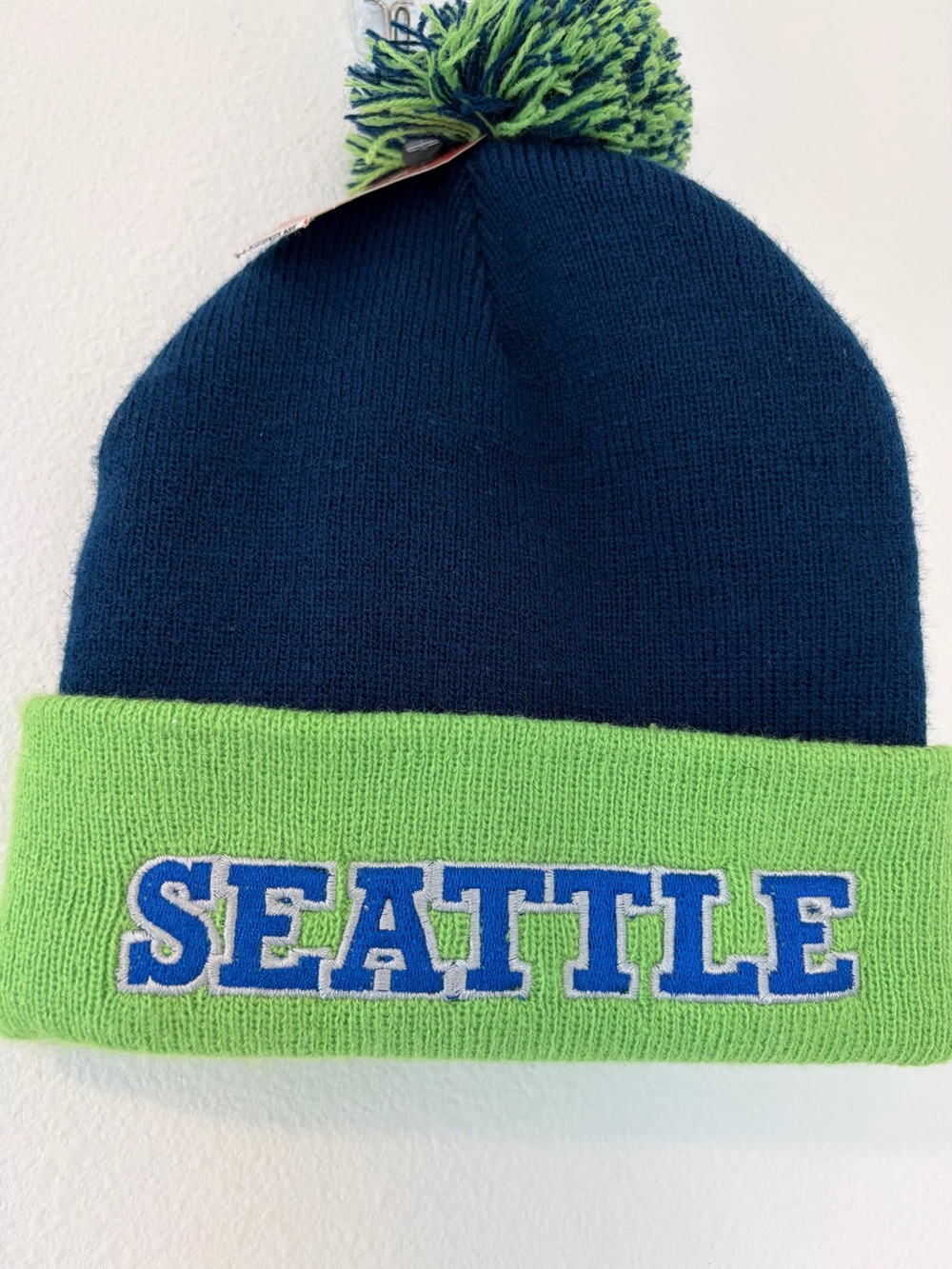 Brand New With Tags Seattle Seahawks Pom Beanie